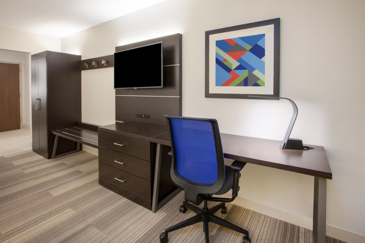 Holiday Inn Express & Suites - Madison West - Middleton By Ihg Eksteriør bilde