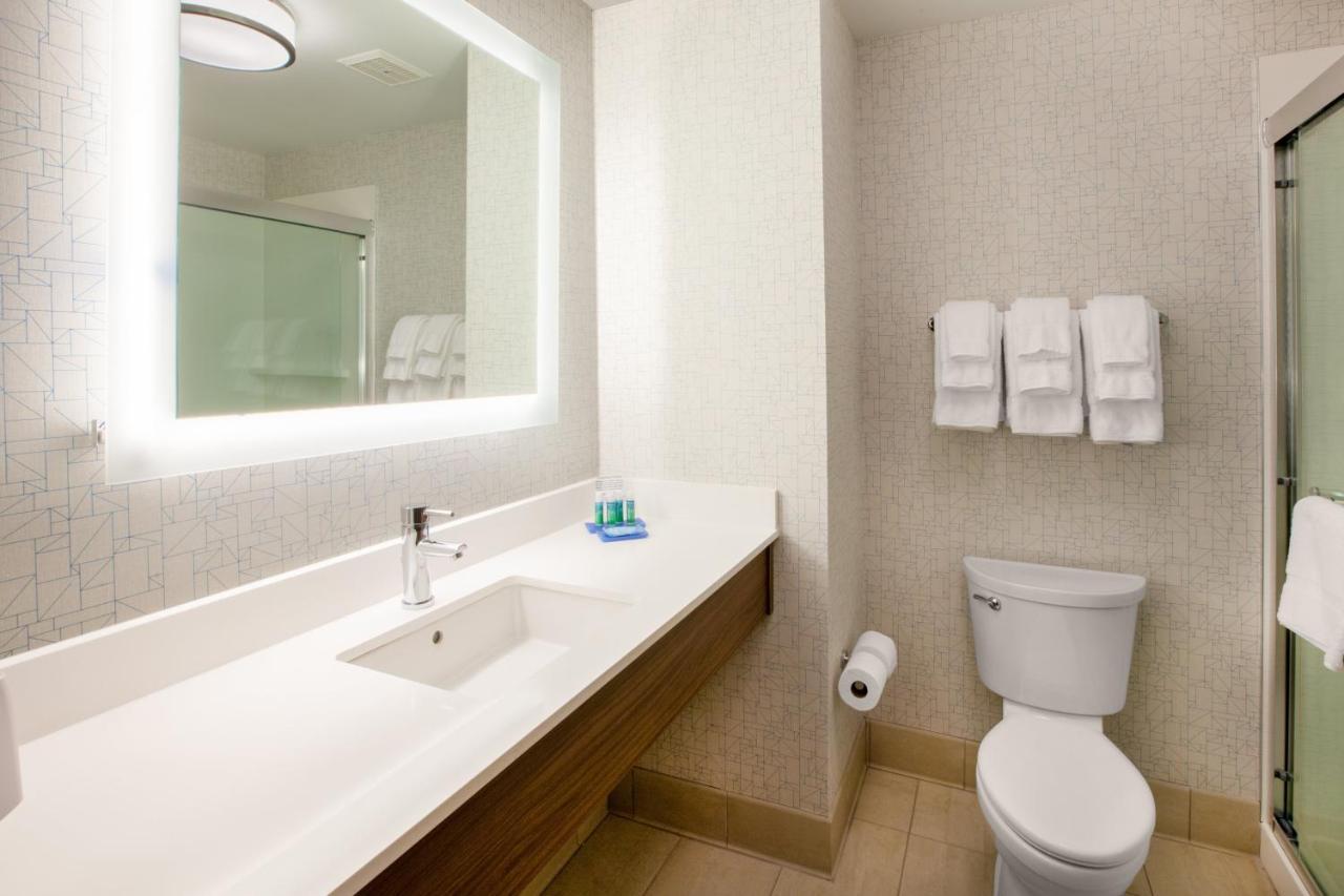 Holiday Inn Express & Suites - Madison West - Middleton By Ihg Eksteriør bilde