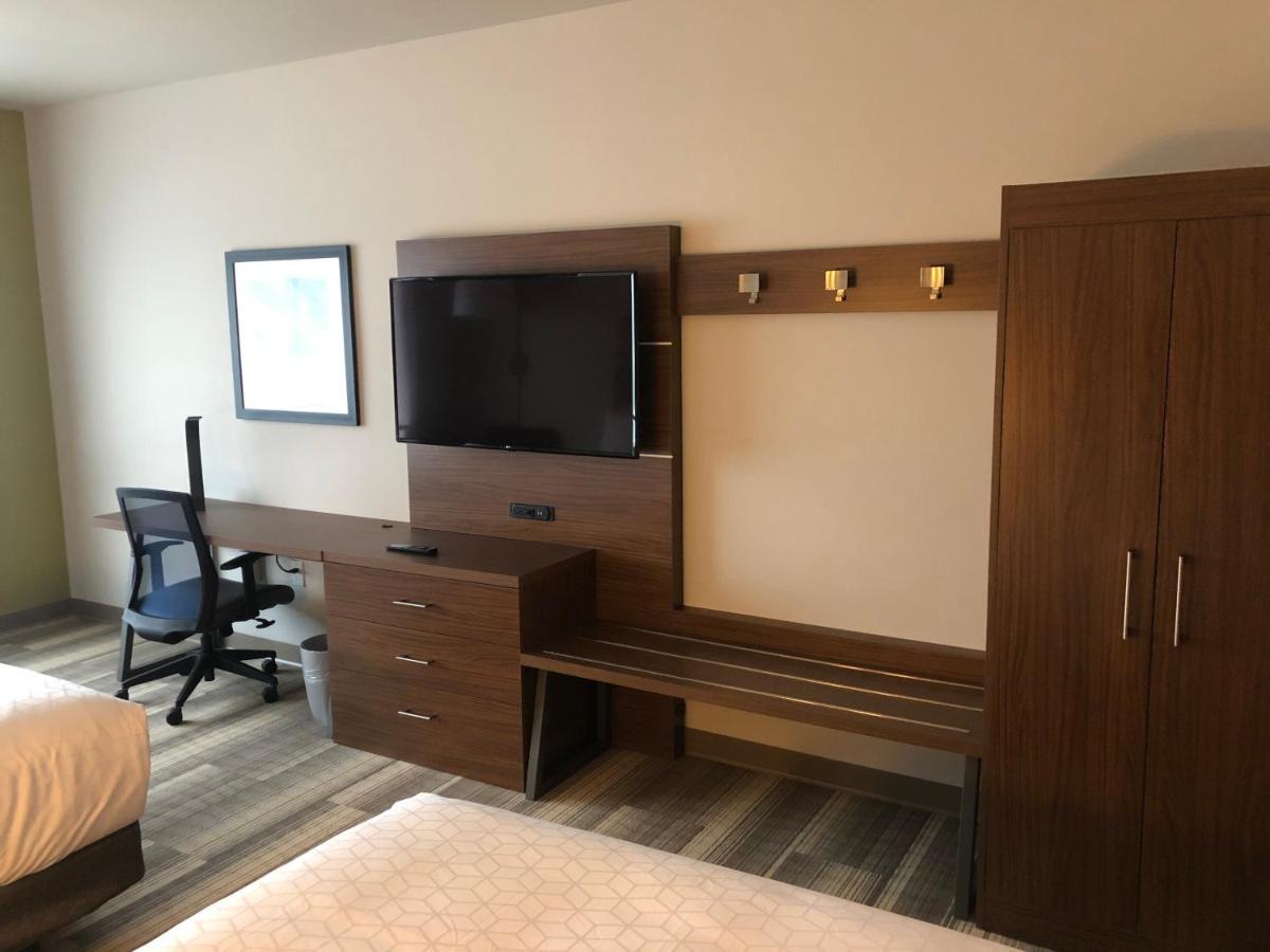 Holiday Inn Express & Suites - Madison West - Middleton By Ihg Eksteriør bilde