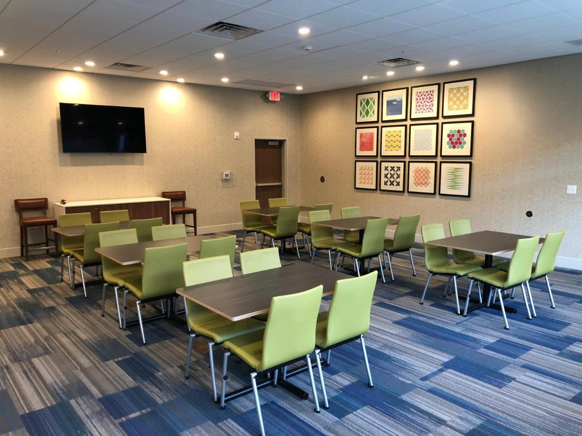 Holiday Inn Express & Suites - Madison West - Middleton By Ihg Eksteriør bilde