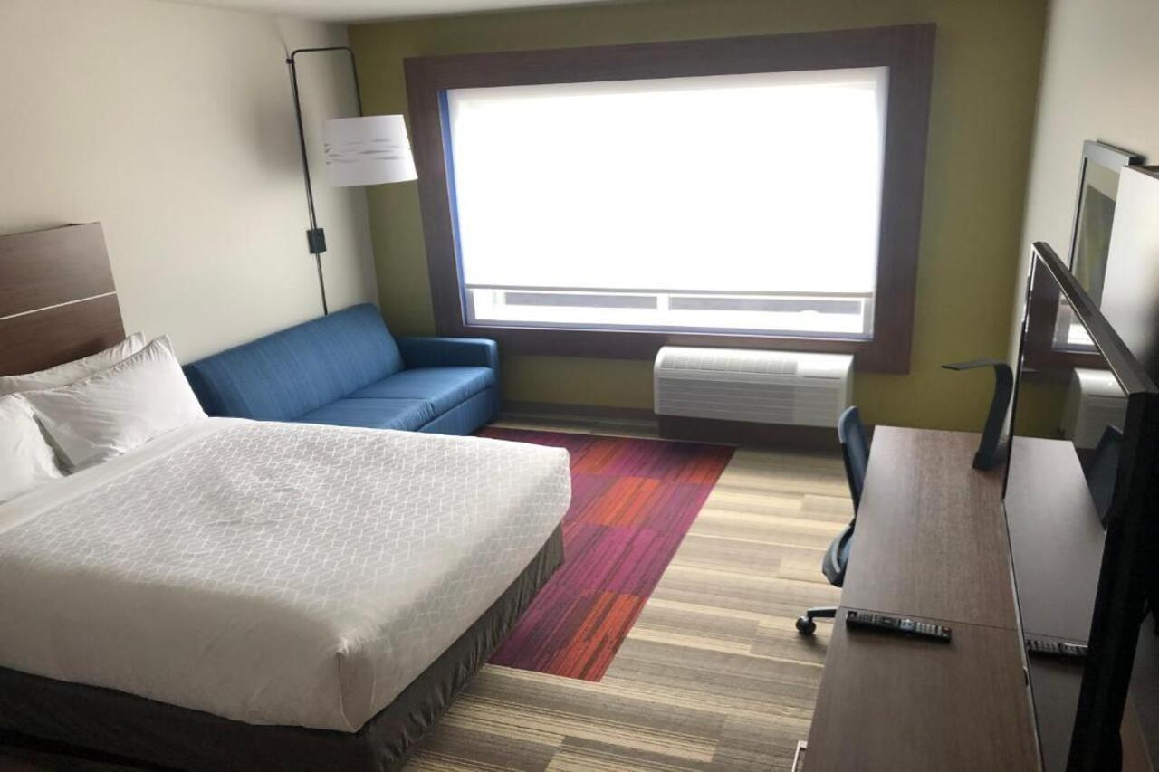 Holiday Inn Express & Suites - Madison West - Middleton By Ihg Eksteriør bilde