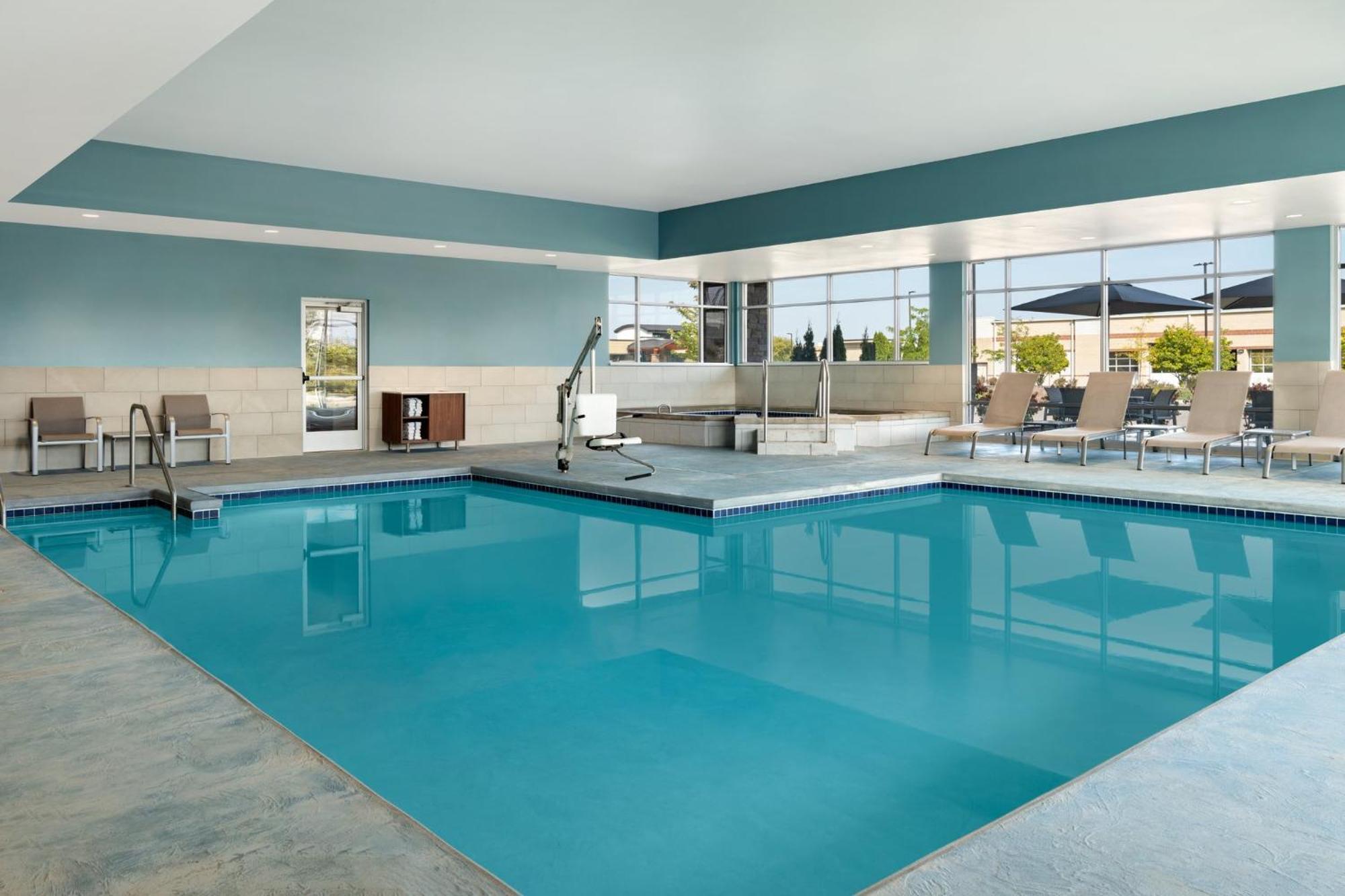 Holiday Inn Express & Suites - Madison West - Middleton By Ihg Eksteriør bilde